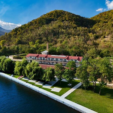 Vega Resort Restaurant & Lodge Orsova Bagian luar foto