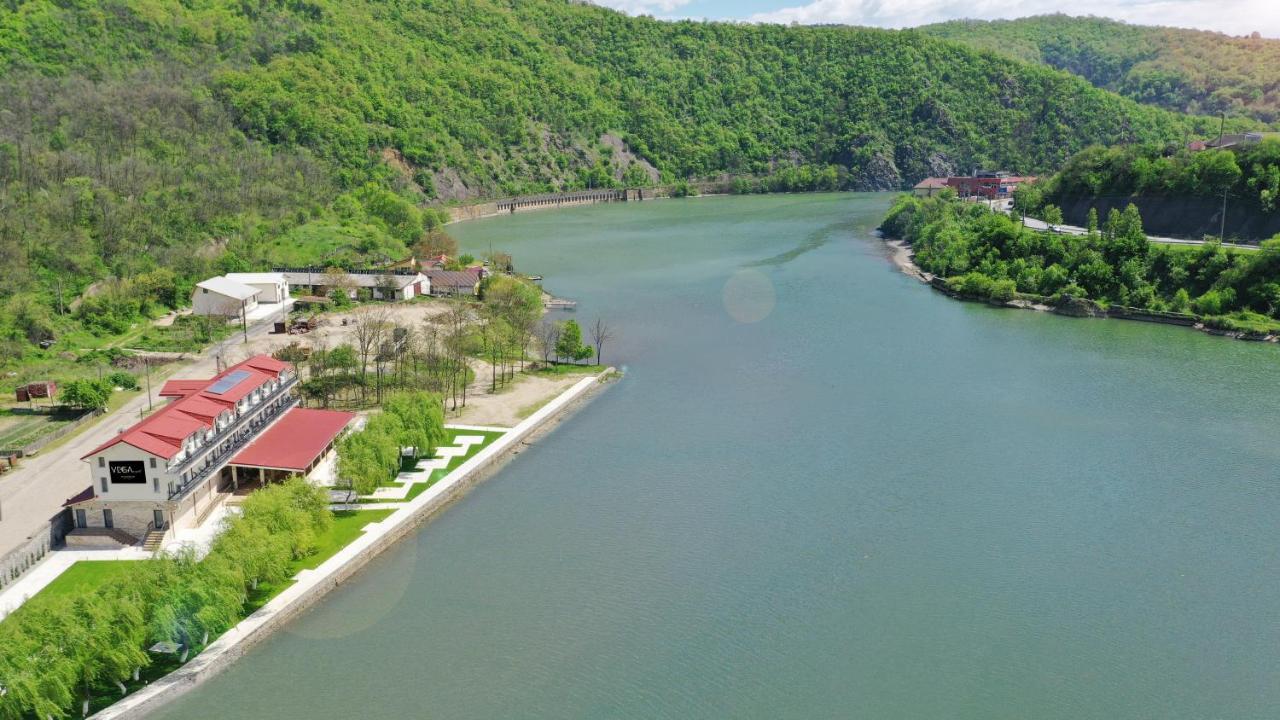 Vega Resort Restaurant & Lodge Orsova Bagian luar foto