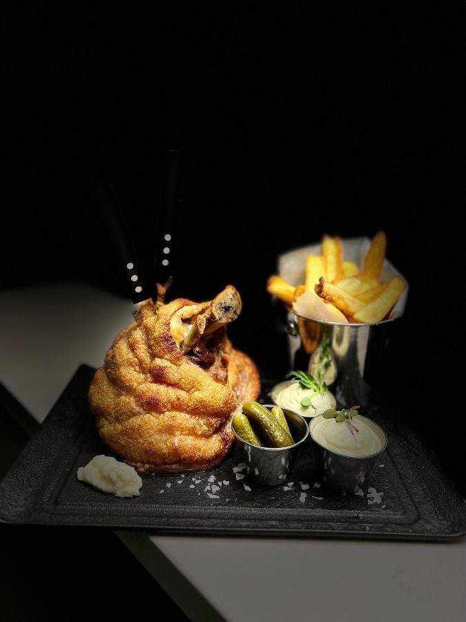 Vega Resort Restaurant & Lodge Orsova Bagian luar foto
