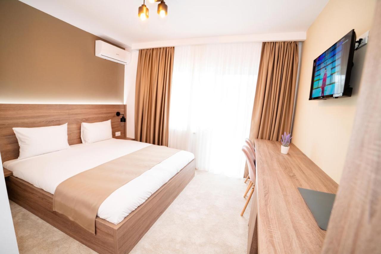 Vega Resort Restaurant & Lodge Orsova Bagian luar foto