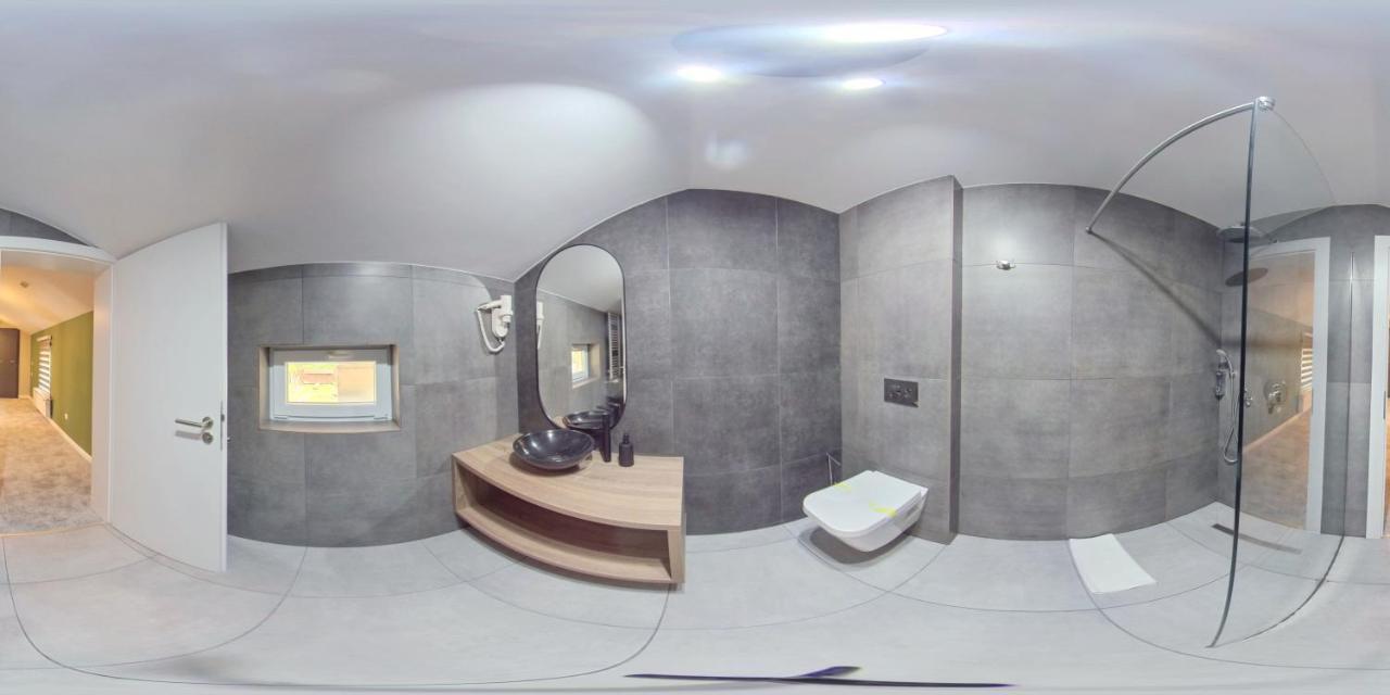 Vega Resort Restaurant & Lodge Orsova Bagian luar foto