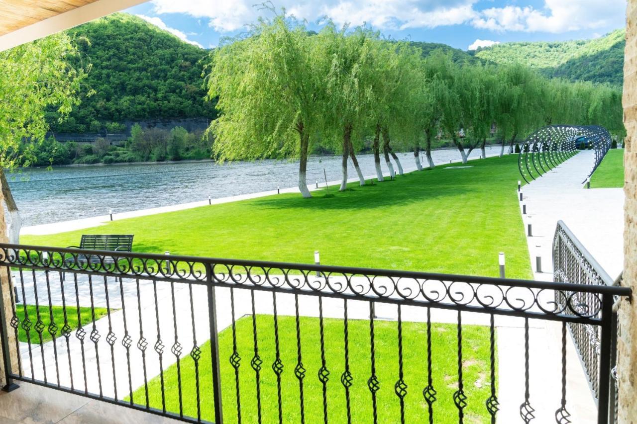 Vega Resort Restaurant & Lodge Orsova Bagian luar foto