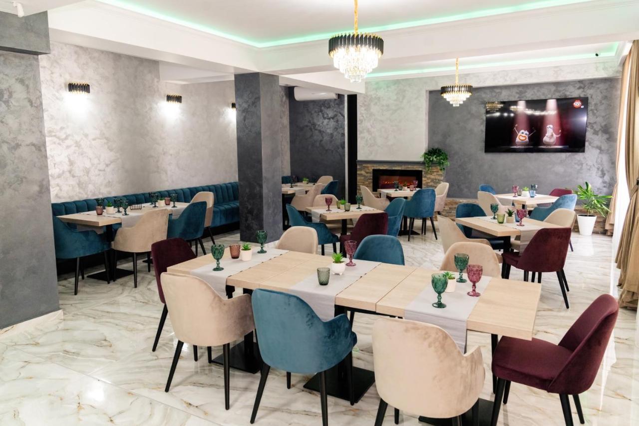 Vega Resort Restaurant & Lodge Orsova Bagian luar foto