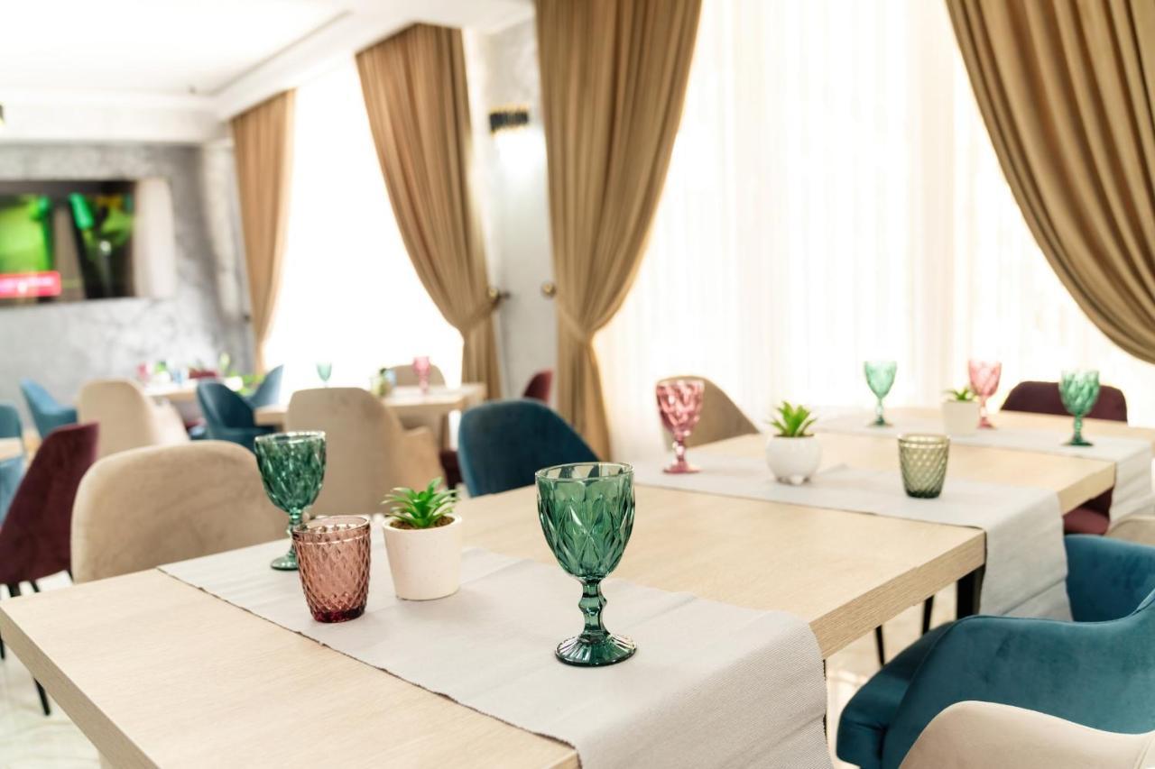 Vega Resort Restaurant & Lodge Orsova Bagian luar foto