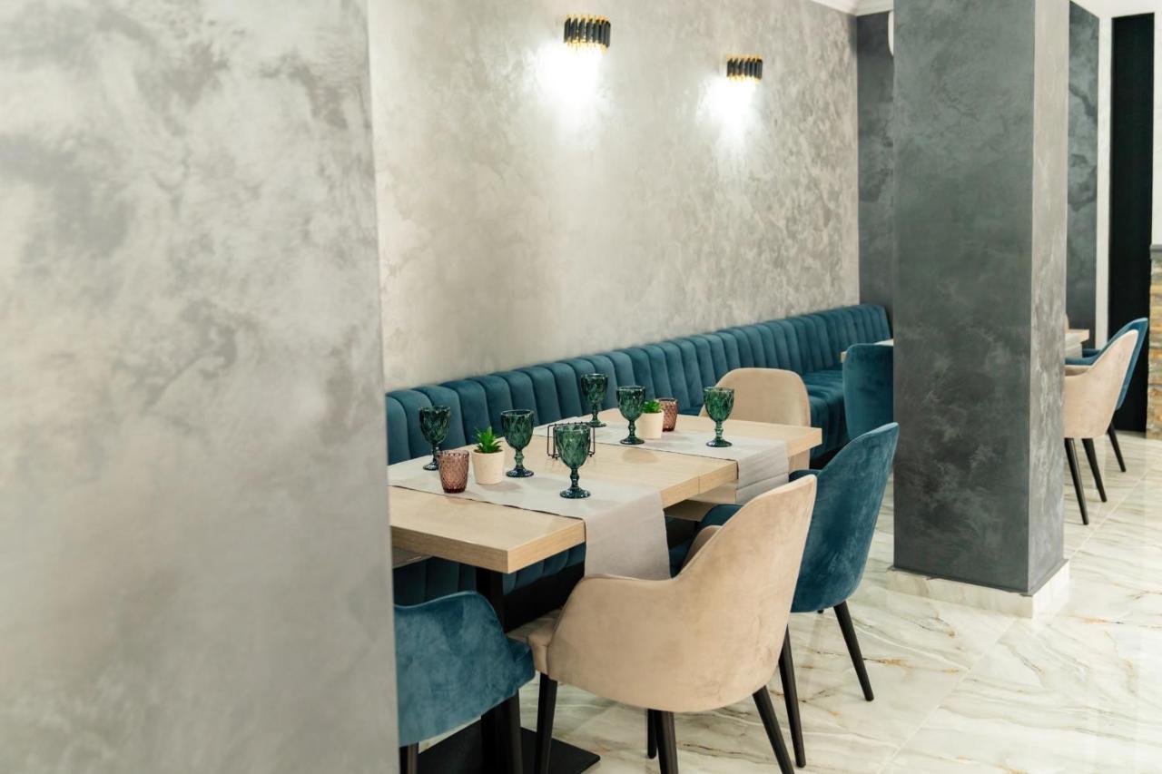 Vega Resort Restaurant & Lodge Orsova Bagian luar foto
