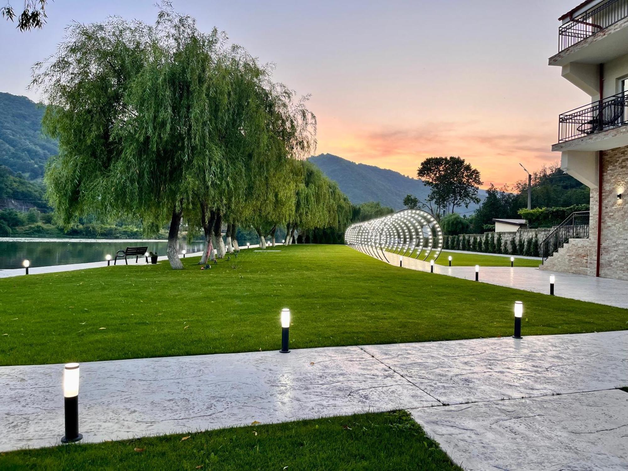 Vega Resort Restaurant & Lodge Orsova Bagian luar foto