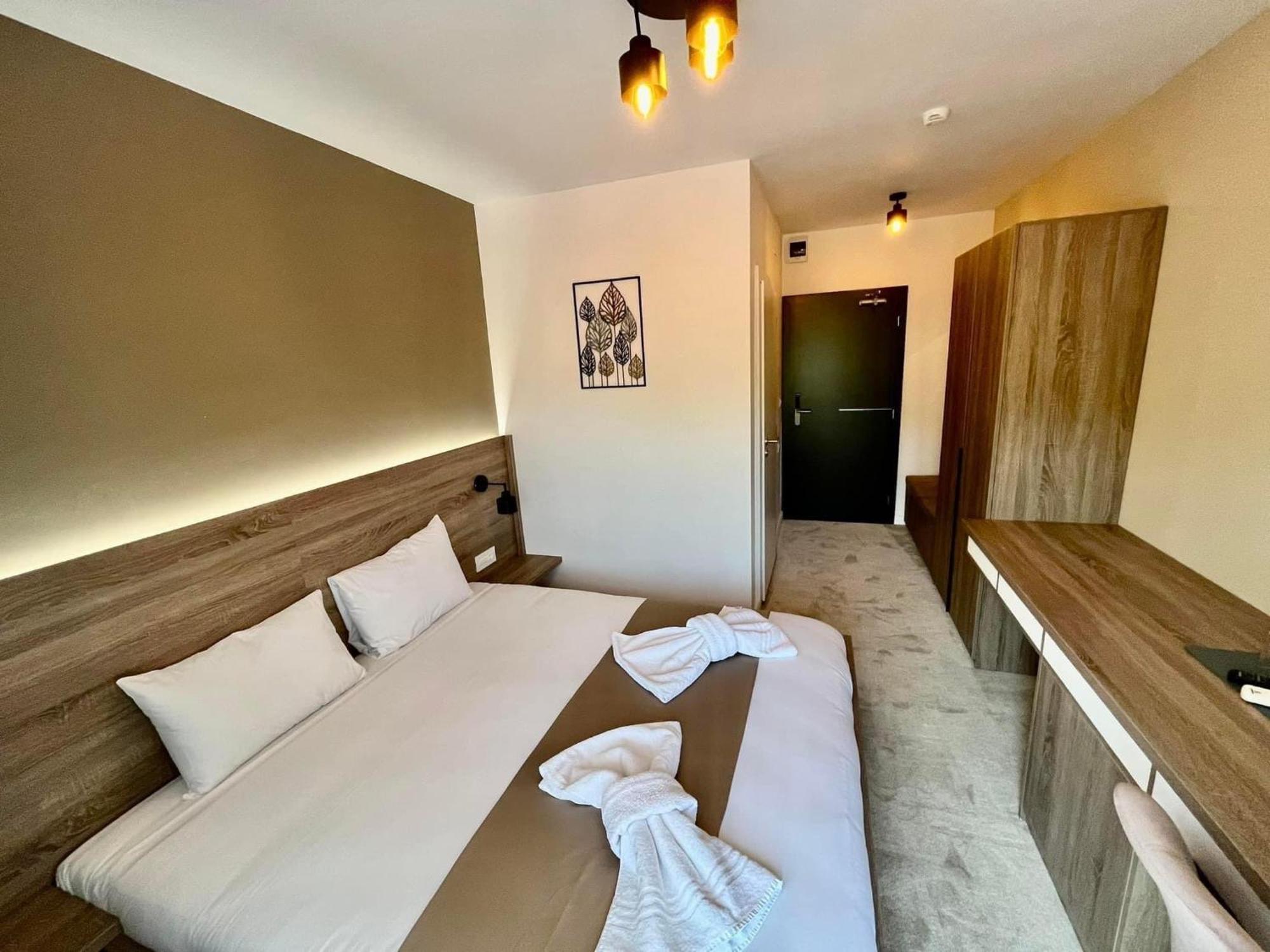 Vega Resort Restaurant & Lodge Orsova Bagian luar foto