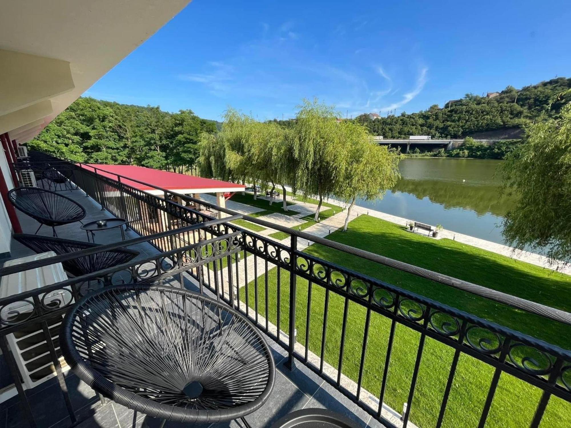 Vega Resort Restaurant & Lodge Orsova Bagian luar foto